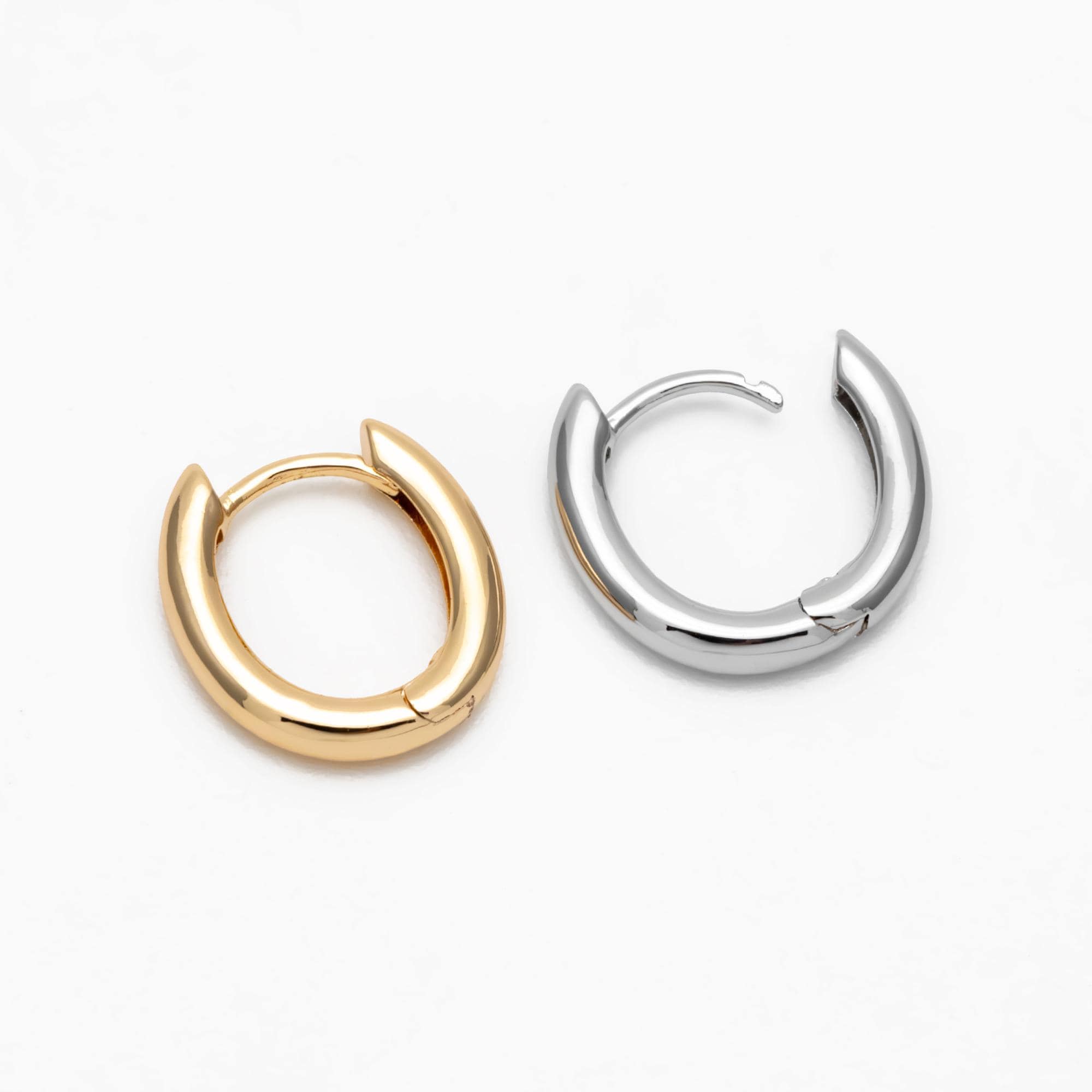 10pcs Gold/ Silver tone Oval Huggie Earrings 14x13mm, Gold/ Rhodium plated on Brass, Earring Hoop Components (GB-1656-B)